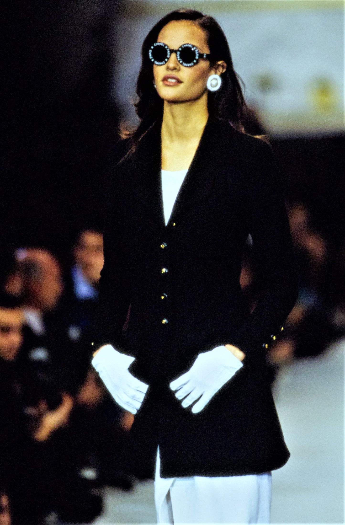 CHANEL black circle 01944 - 1993
