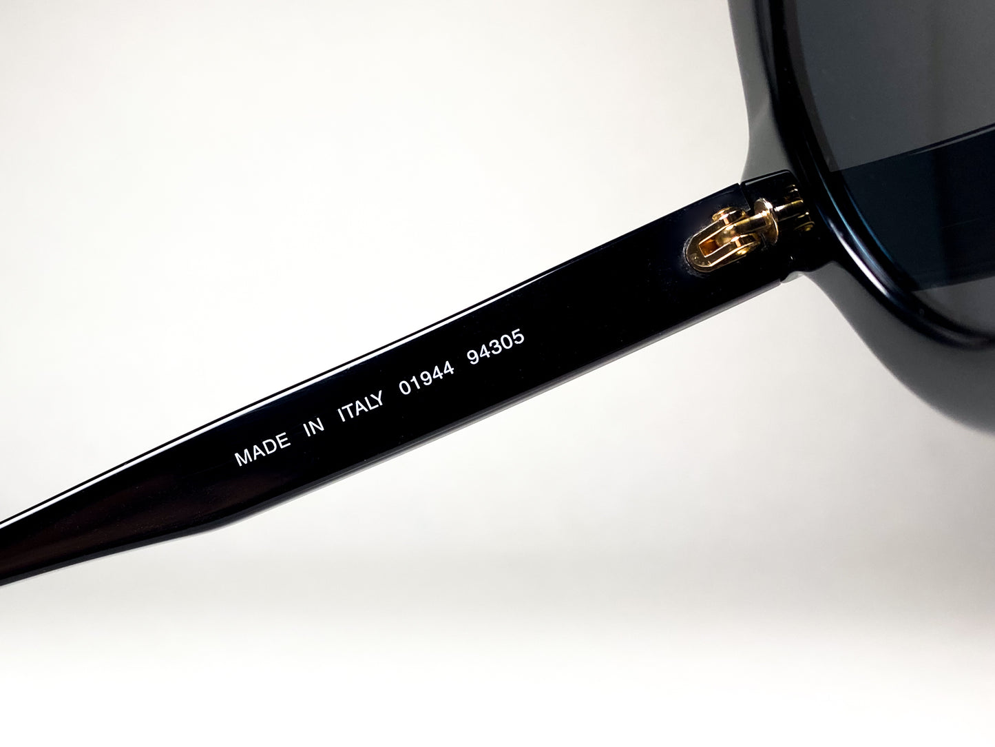 CHANEL black circle 01944 - 1993