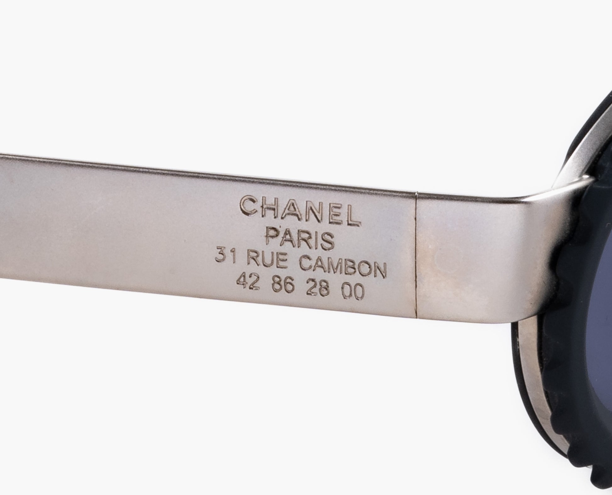 Vintage 1990s Chanel camera lens sunglasses. Made in Italy. OddFrames.
10506 90405