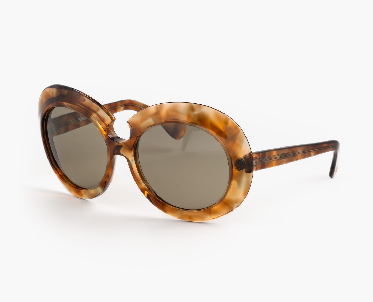 Silhouette - Reverse keyhole - 1970's