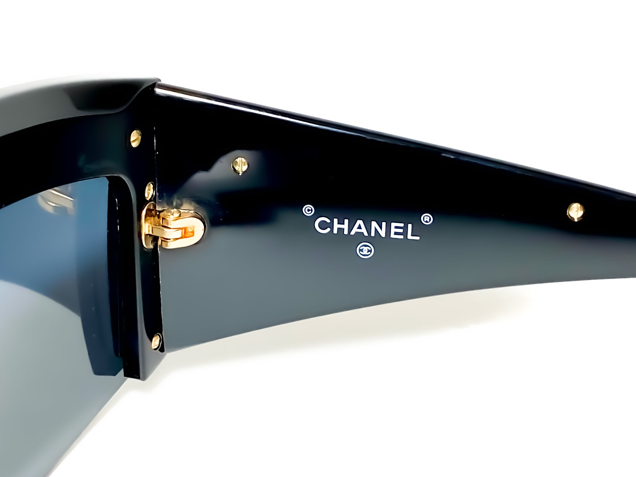 CHANEL Chain Sunglasses – OddFrames